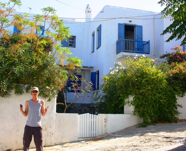 Sean Falconer, Mykonos backstreet